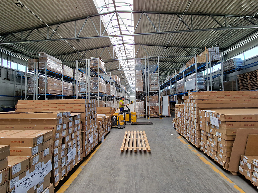 Sklad - DOOR HOLDING EUROPE s.r.o.